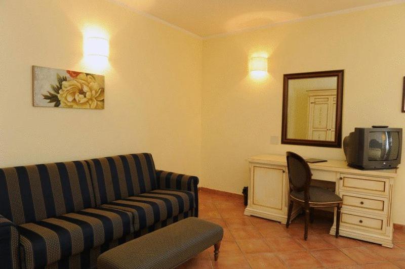 Hotel Urbano V Montefiascone Cameră foto