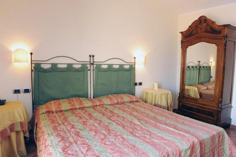 Hotel Urbano V Montefiascone Cameră foto