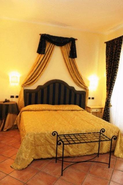 Hotel Urbano V Montefiascone Cameră foto